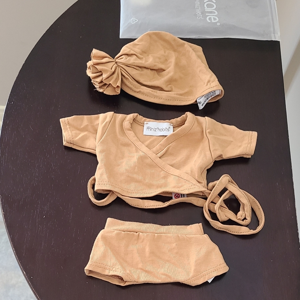 Minikane Tan/Doll Outfit Set